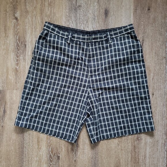 Men's IZOD XFG Golf shorts, size 36 black plaid - Picture 1 of 8
